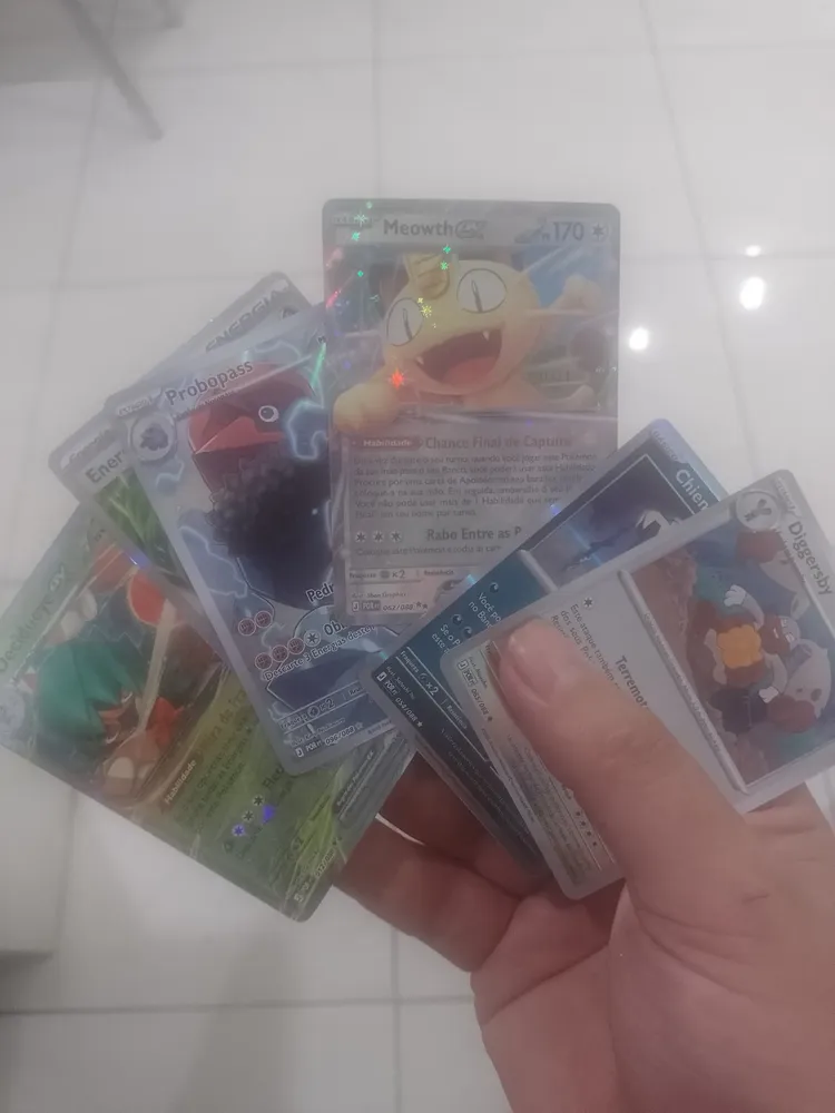 Cartas Pokémon Equilíbrio Perfeito Chikorita 25 Cards Copag 12